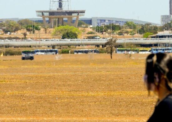 População deve adotar cuidados como manter uma boa hidratação - Foto: Paulo H. Carvalho/Agência Brasília