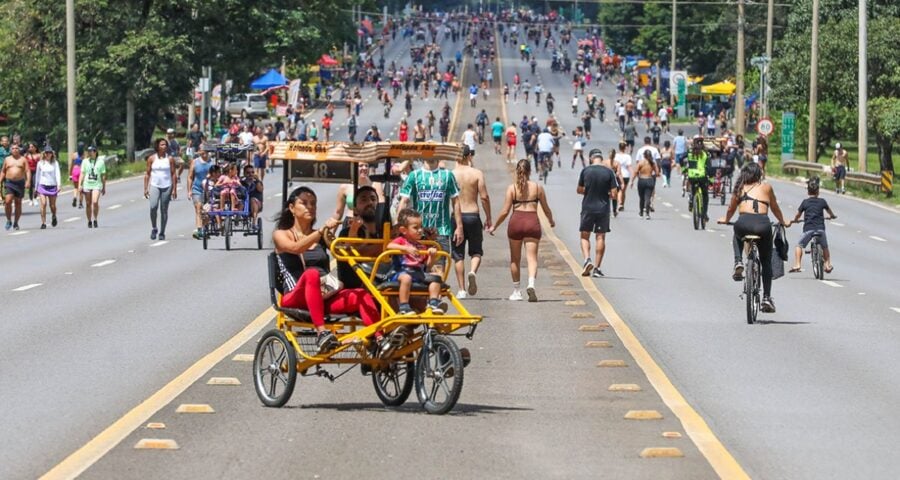 População poderá ajudar a decidir regras para o Eixão do Lazer - Foto: Paulo H. Carvalho/ Agência Brasília