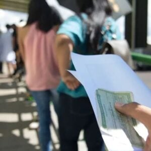 Segundo o levantamento, 14% dos eleitores do DF se consideram de esquerda, enquanto 30% se identificam com a direita e 15% com o centro - Foto: Marcelo Camargo/Agência Brasil