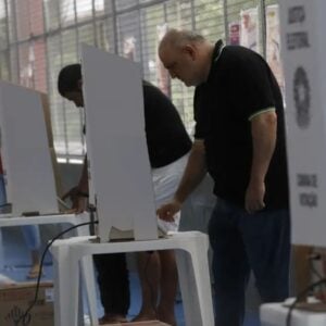 pesquisa trouxe um retrato diversificado sobre o posicionamento político dos eleitores - Foto: Fernando Frazão/Agência Brasil