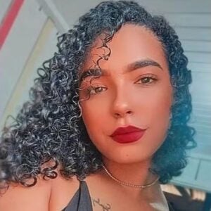 A jovem morreu logo após ser atingida por um raio em Rondônia. Foto: Reprodução Internet