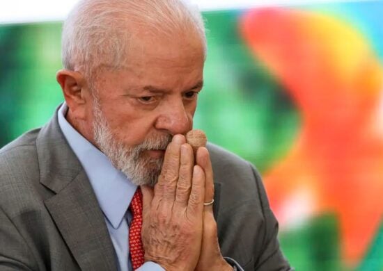 Lula visita o Amazonas para tratar da seca intensa que atinge a região.