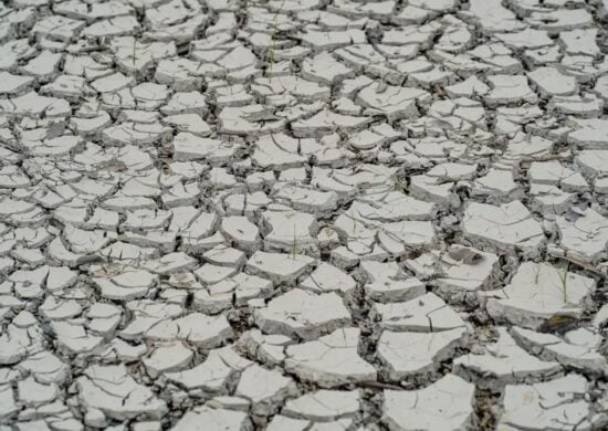 Com previsão de pouca chuva, seca ainda deve prejudicar grande parte do país