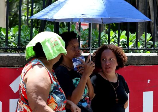 Calor e baixa umidade prejudicam o corpo.