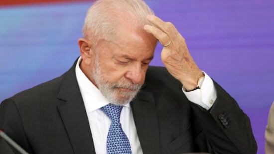 Lula lamenta morte de atletas de remo em acidente entre van e carreta no Paraná