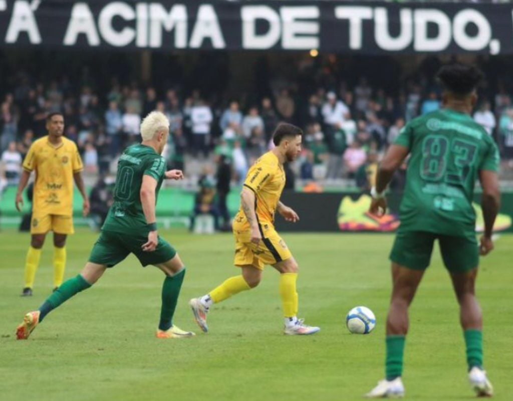 Amazonas x Avaí: horário, escalação e onde assistir a Série B do Campeonato Brasileiro. Foto: Reprodução Instagram Amazonas FC/André Tobias/AMFC