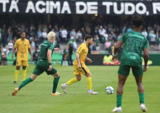 Amazonas x Avaí: horário, escalação e onde assistir a Série B do Campeonato Brasileiro. Foto: Reprodução Instagram Amazonas FC/André Tobias/AMFC