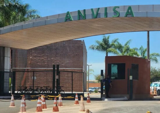 Anvisa atualiza normas de vigilância de epidemias em portos e aeroportos