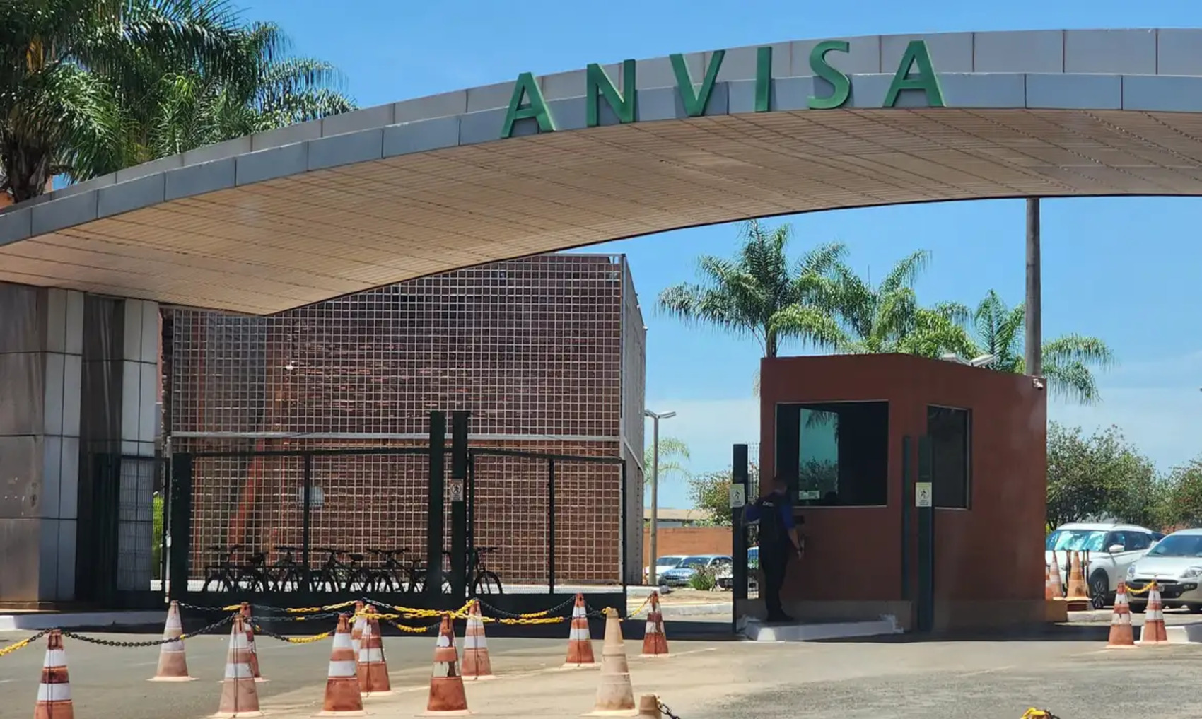 Anvisa atualiza normas de vigilância de epidemias em portos e aeroportos