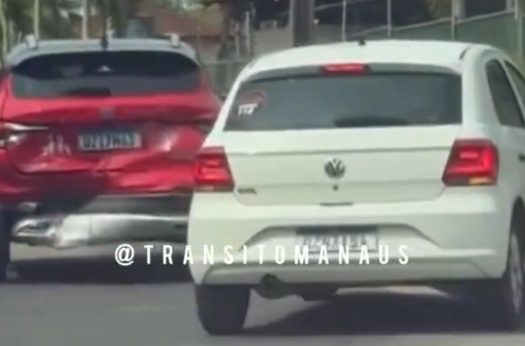 Carro em alta velocidade causa acidente - Foto: Reprodução/Trânsito Manaus