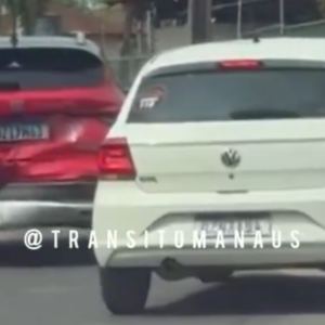 Carro em alta velocidade causa acidente - Foto: Reprodução/Trânsito Manaus