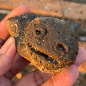 Objeto histórico em porto de Itacoatiara foi encontrado na seca do rio Amazonas - Foto: Ney Xavier