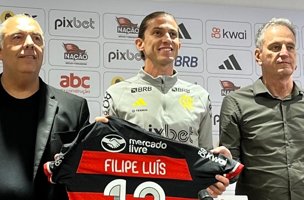 Filipe Luís foi apresentado pelo Flamengo - Foto: Bruno Villafranca / Portal Norte