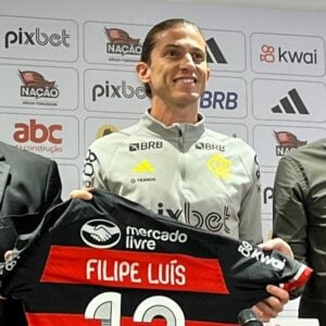 Filipe Luís foi apresentado pelo Flamengo - Foto: Bruno Villafranca / Portal Norte