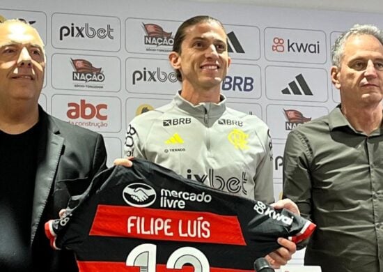 Filipe Luís foi apresentado pelo Flamengo - Foto: Bruno Villafranca / Portal Norte