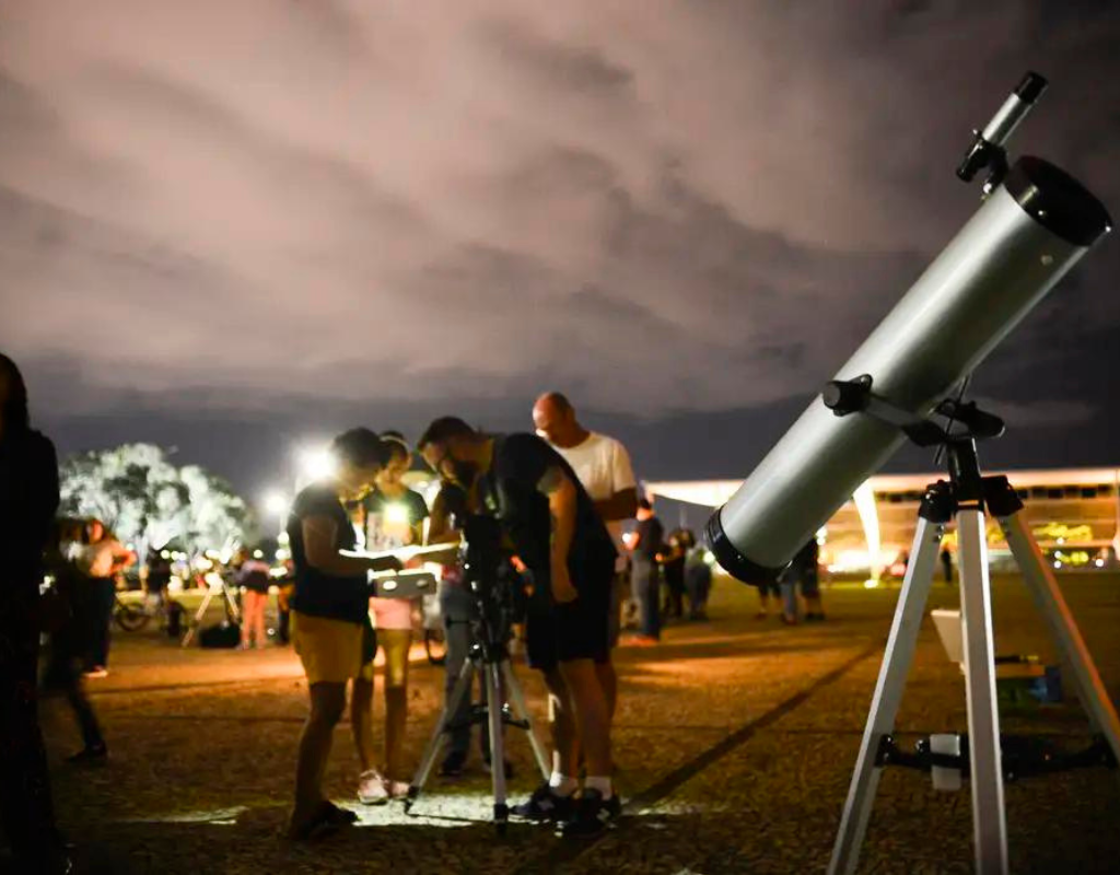 Cometa passará perto da Terra poderá ser visto do Brasil - Foto: Marcello Casal Jr/Agência Brasil