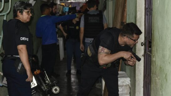 Influencer de Manaus é preso por roubo e porte de arma ilegal