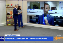 Imagem do estúdio da TV Norte Amazonas, com os apresentadores Valter Frota, Bárbara Mitoso e no terão, o repórter Gabriel Abreu