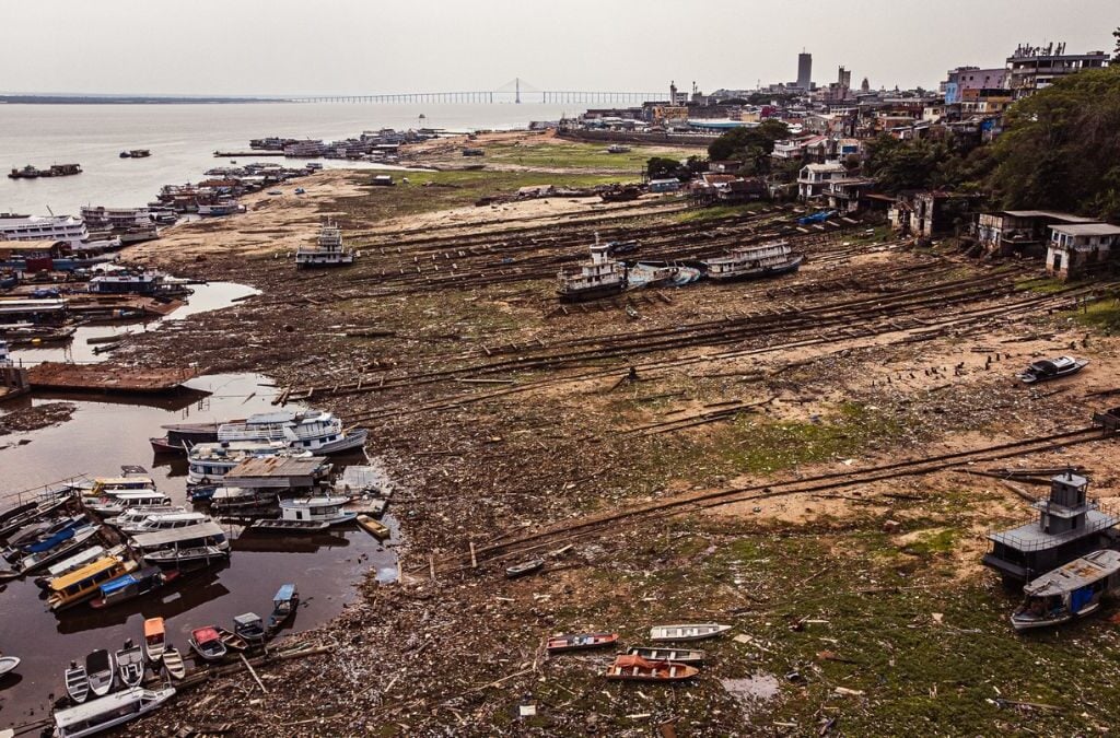 Seca-rio-Negro-Manaus