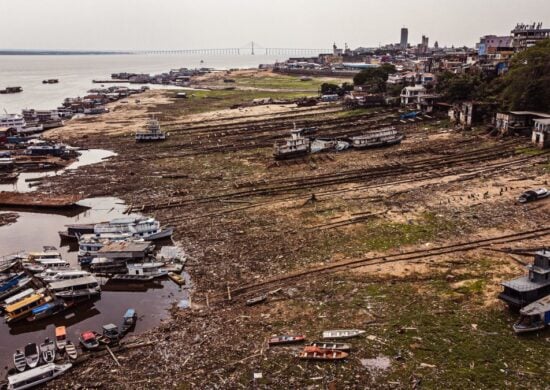 Seca-rio-Negro-Manaus