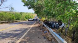 Carro do advogado capotou após a colisão - Foto: Divulgação