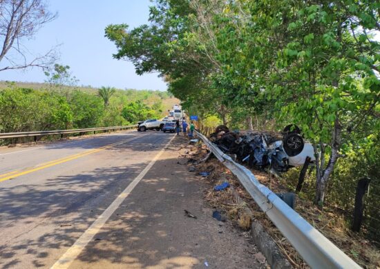 Carro do advogado capotou após a colisão - Foto: Divulgação