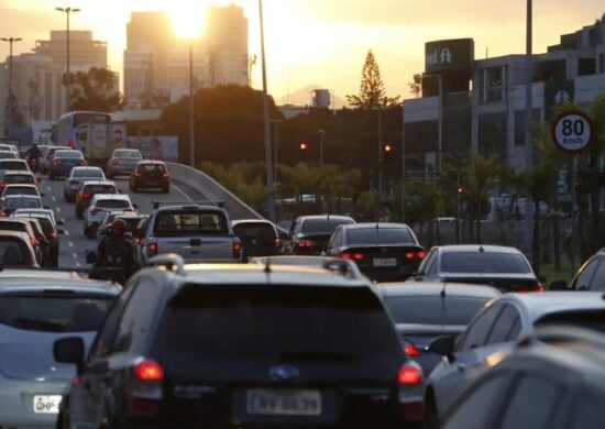 Infrações de trânsito crescem no DF com aumento no uso de celular e embriaguez ao volante - Foto: Fernando Frazão/Agência Brasil