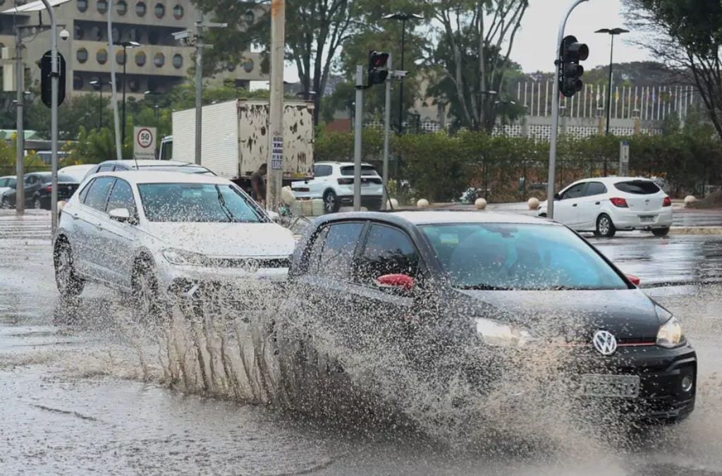 Chuva na W3 Sul, Setor Comecial - Foto Valter Campanato/Agência Brasil