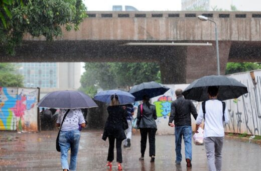 Brasília bate recorde e supera em 67% volume de chuvas esperado para outubro