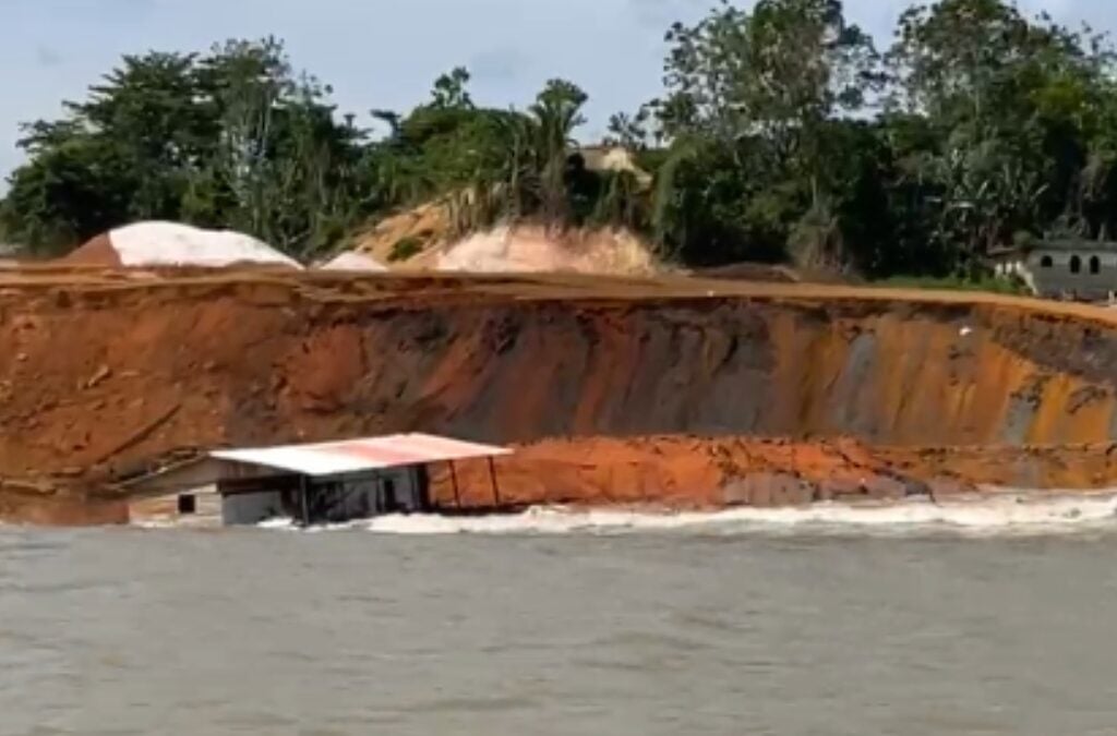 Deslizamento em Manacapuru deixa rastro de destruição -Foto: Reprodução