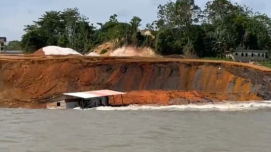 Deslizamento em Manacapuru deixa rastro de destruição -Foto: Reprodução