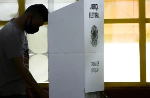 O período de votação se encerra às 17h deste domingo (6) - Foto: Marcelo Camargo/Agência Brasil