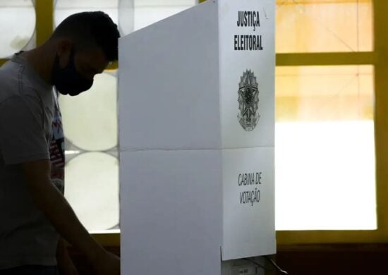 O período de votação se encerra às 17h deste domingo (6) - Foto: Marcelo Camargo/Agência Brasil