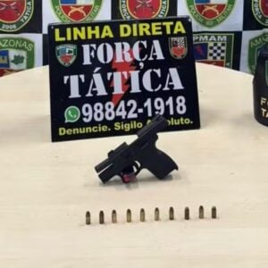 Homem preso suspeito de ameaçar com arma funcionários de empresa de internet em Manaus. Foto: Divulgação PM-AM