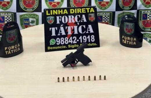 Homem preso suspeito de ameaçar com arma funcionários de empresa de internet em Manaus. Foto: Divulgação PM-AM