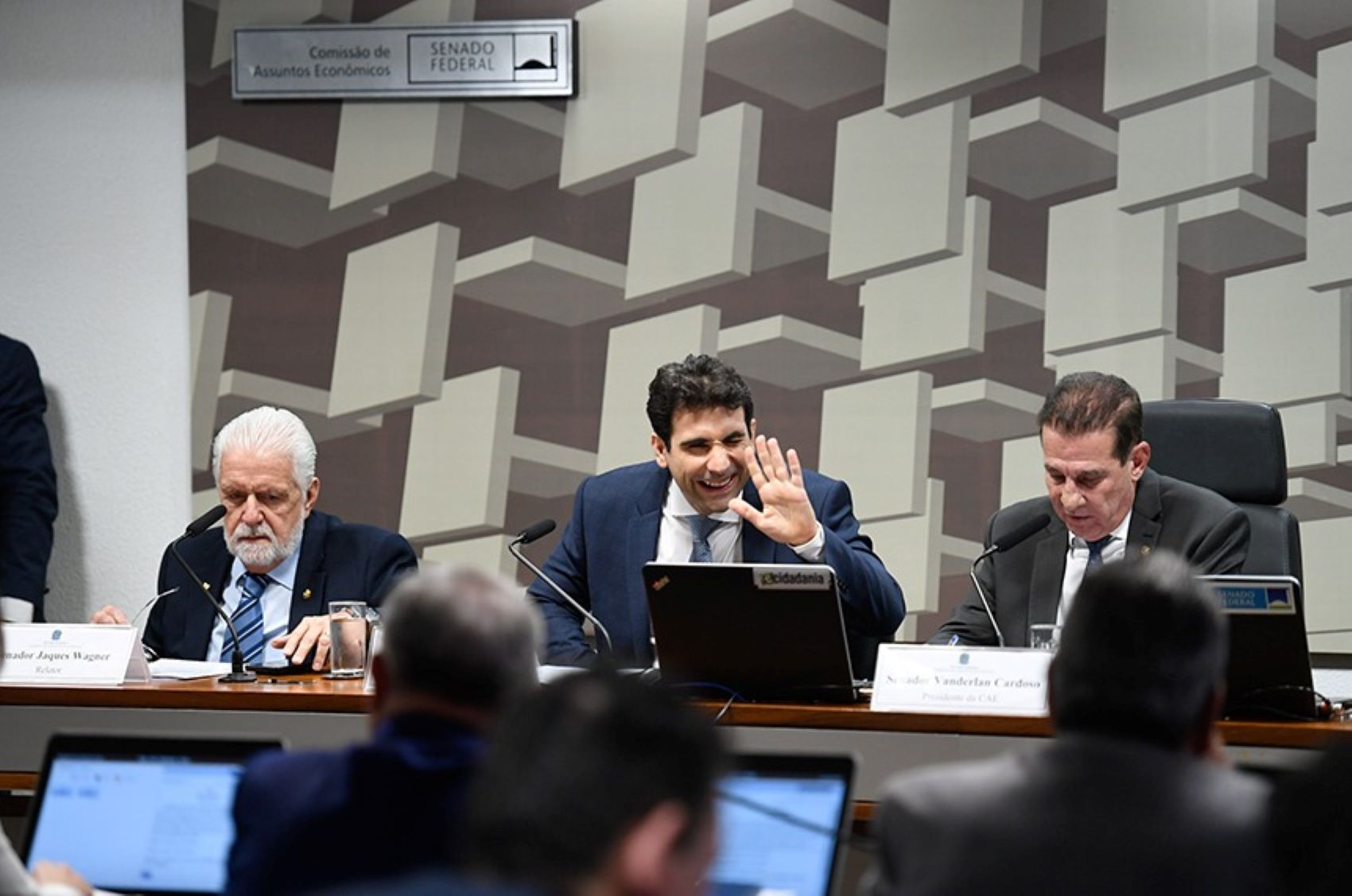 Senadores sabatinam Gabriel Galípolo para presidir Banco Central