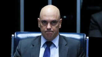 Moraes interrompe análise e leva caso a julgamento presencial