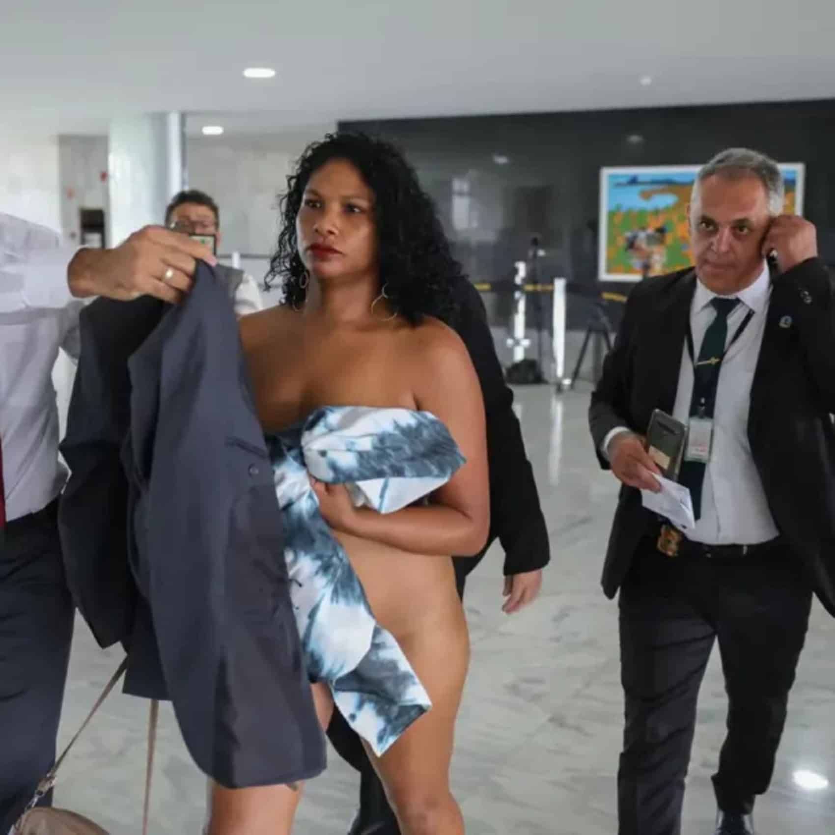 Mulher fica nua no Palácio do Planalto e tenta falar com Lula