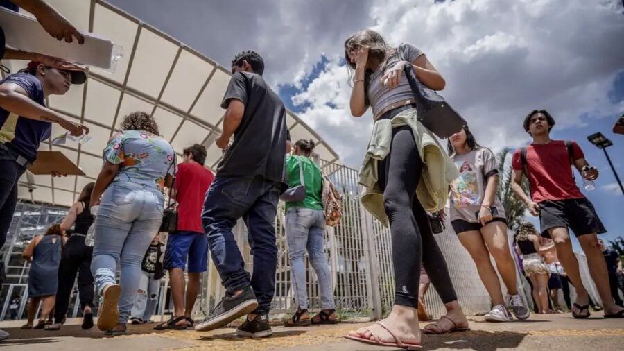 Governo pagará R$ 200 para participantes do programa Pé de Meia que comparecerem ao Enem 2024