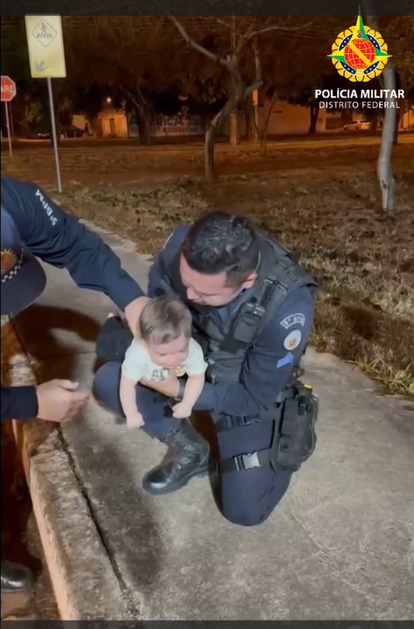 PMDF salva bebê de 7 meses engasgado; veja vídeo do resgate