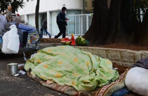 O secretário explicou que está sendo preparada uma área de acolhimento noturno - Foto: Rovena Rosa/Agência Brasil