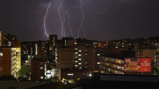 Perigo de tempestade: Inmet emite alerta de chuvas intensas para DF e 10 estados