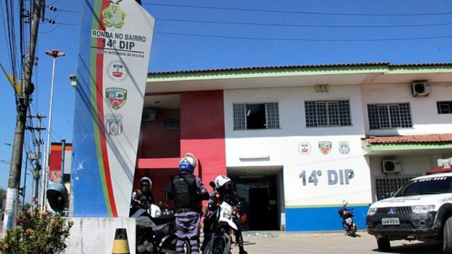 Traficantes atacam viatura policial em Manaus. Foto: Divulgação PC-AM