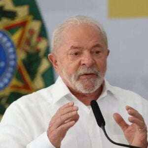 Após votar, Lula fez declarações e destacou a importância das eleições para a democracia brasileira