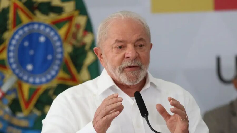 Após votar, Lula fez declarações e destacou a importância das eleições para a democracia brasileira