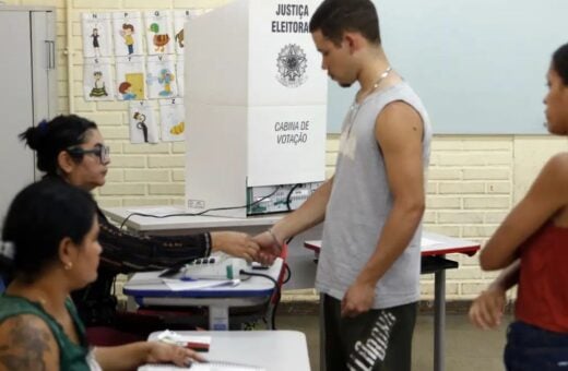 Eleitores voltam às urnas no dia 27 de outubro - Foto: Bruno Peres/Agência Brasil