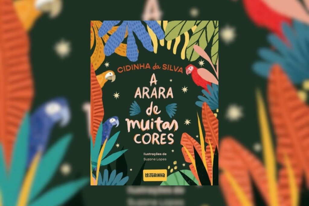 Capa do livro "A arara de muitas cores" com a ilustração de plantas em um fundo verde-escuro