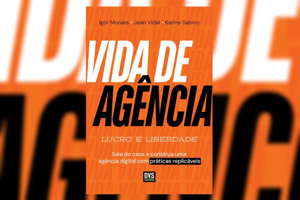 Capa do livro em laranja com o título e autor do livro escrito em preto e branco