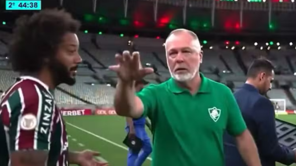 Marcelo e Mano Menezes discutiram na beira do gramado. Foto: Reprodução / Globo