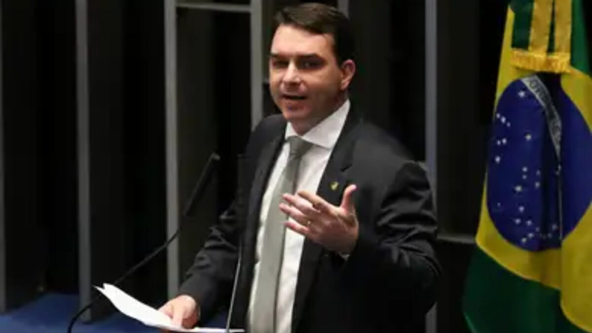 Flávio Bolsonaro defende cassação de Moraes caso PL da Anistia não seja aprovado